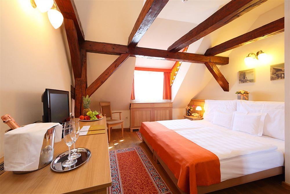 Historia & Historante Hotel 4*