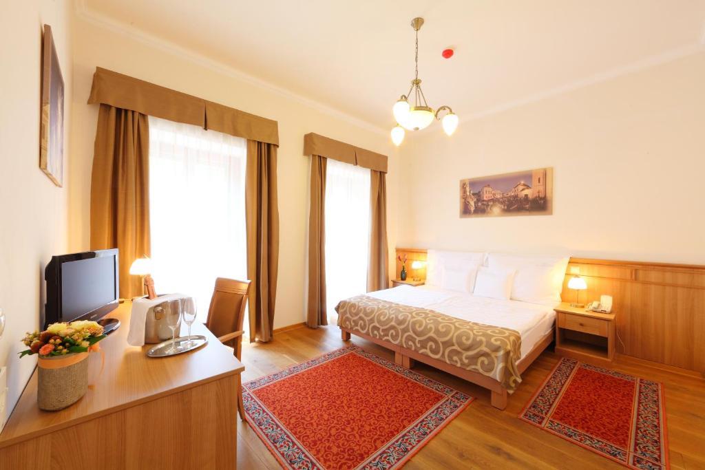 Historia & Historante 4* Veszprem