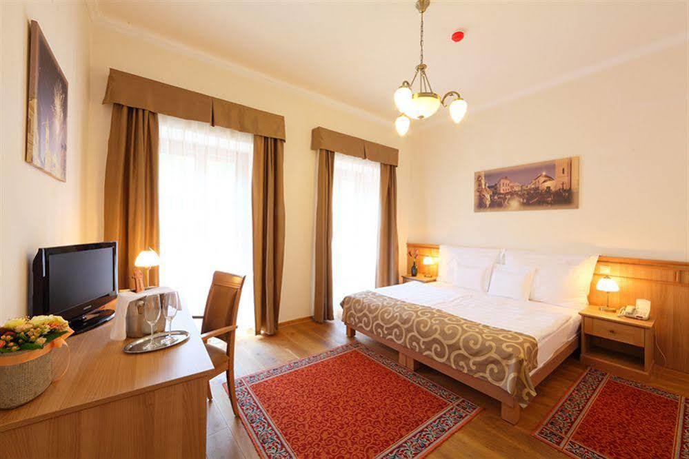 Historia & Historante Hotel