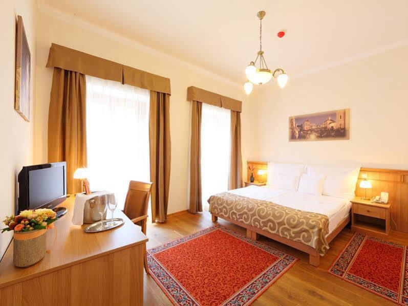 Hotel Historia & Historante