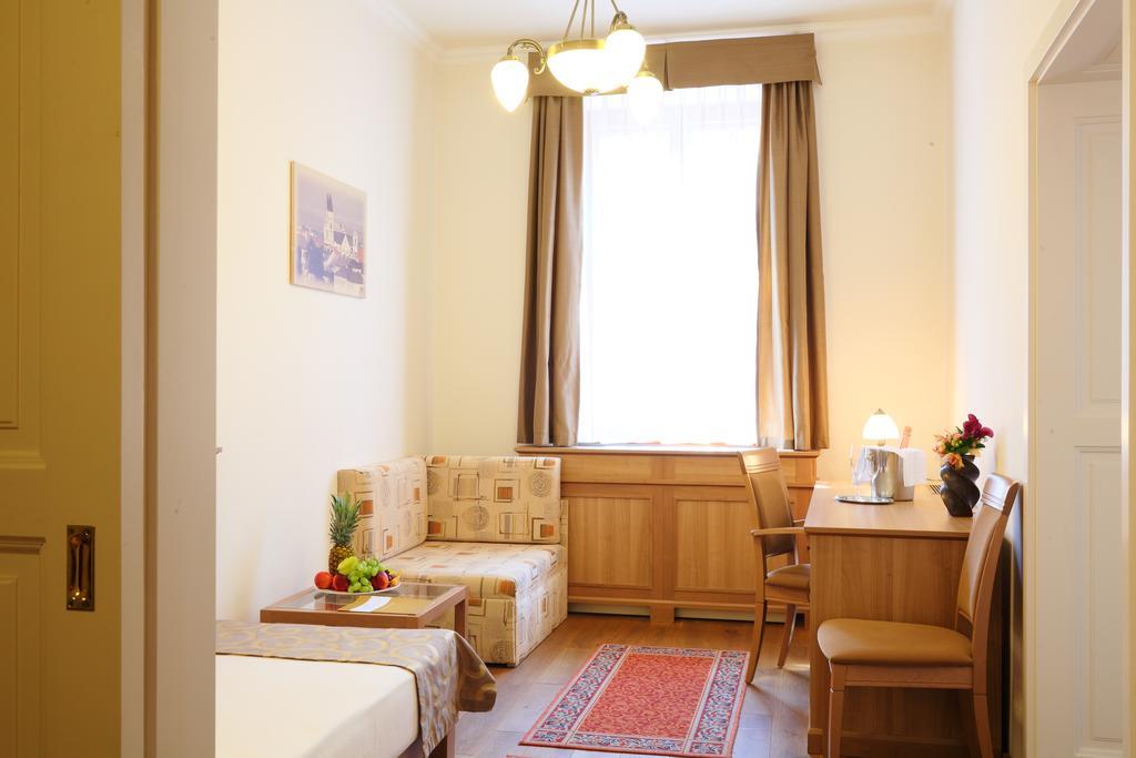Historia & Historante Hotel 4*